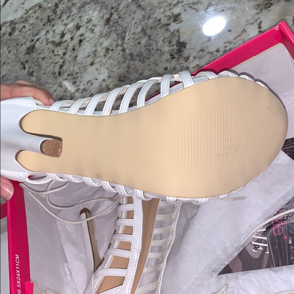 Heels - Picture 4 of 6